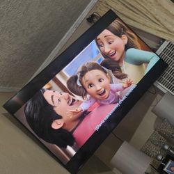 Samsung Smart TV 55 Inch  Good Conditions 2022 Año)  $220