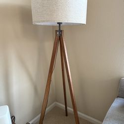 LEPOWER Wood Tripod Floor Lamp, Mid Century Standing Lamp, Modern Design Studying Light for Living Room, Bedroom, Study Room and Office, Flaxen Linen