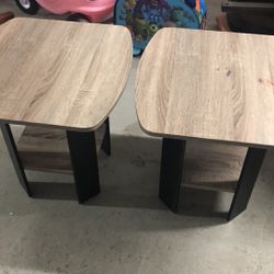 2 End Tables 