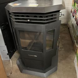 HP21 Pellet Stove 2,400 sq. ft. EPA Certified with Auto Ignition