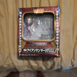 Number 284 iron man mark 7 heroes edition