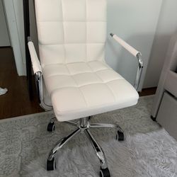 Desk chair - Brand New 