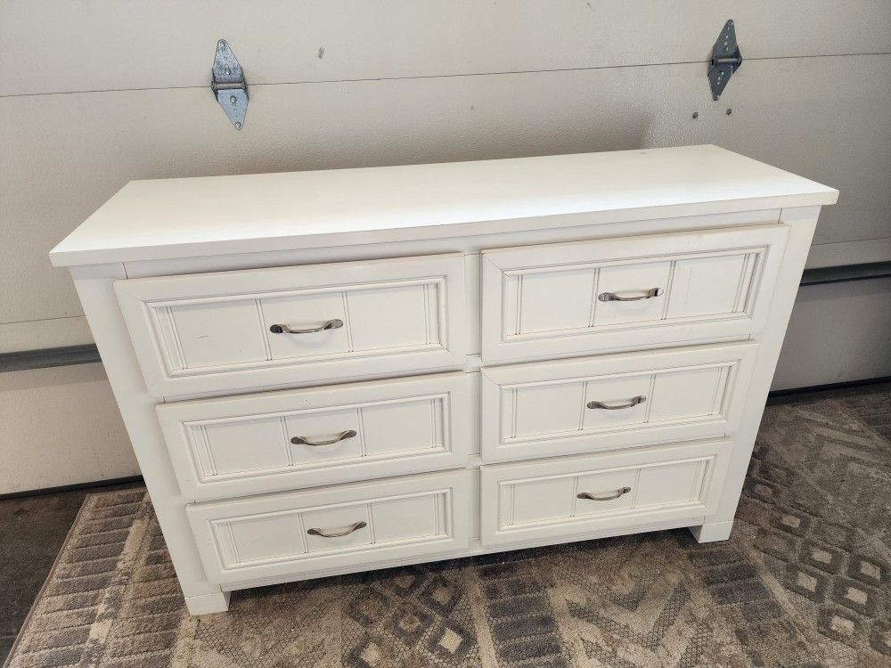 *** WHITE DRESSER ***