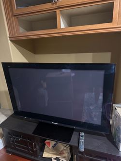 Panasonic VIERA 46” Plasma HDTV – Works Great – Remote Included