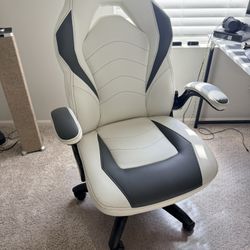 EMERGE Ergonomic Gaming / Office Chair + Floor Mat – Like New