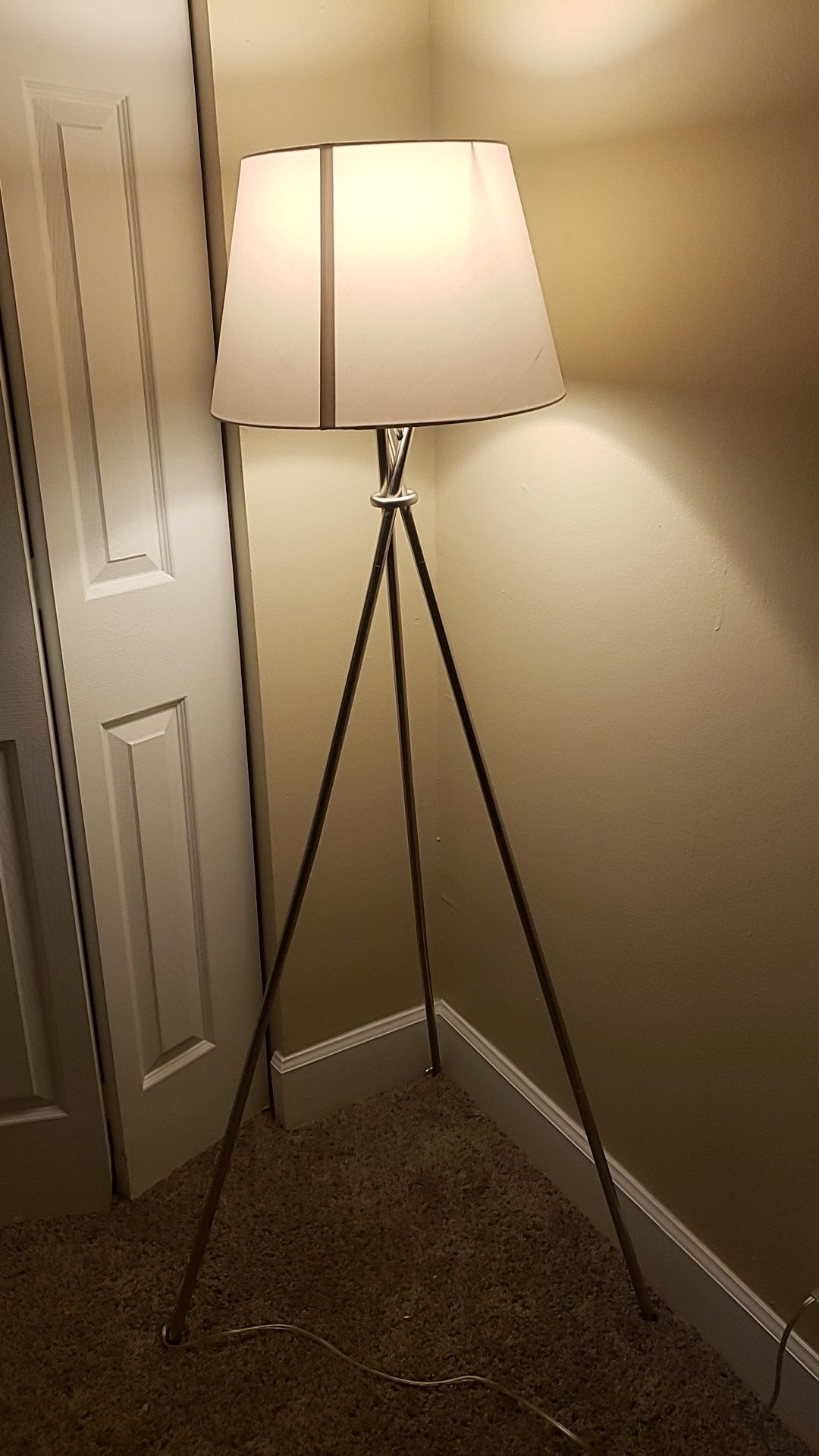 Floor lamp