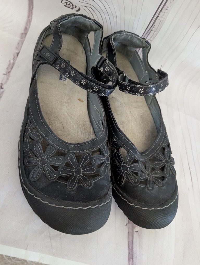 JBU Shoes Size 8