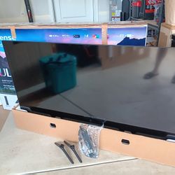 Hisense U65 Quantum Series 65" 4K ULED Smart TV — Excellent Condition