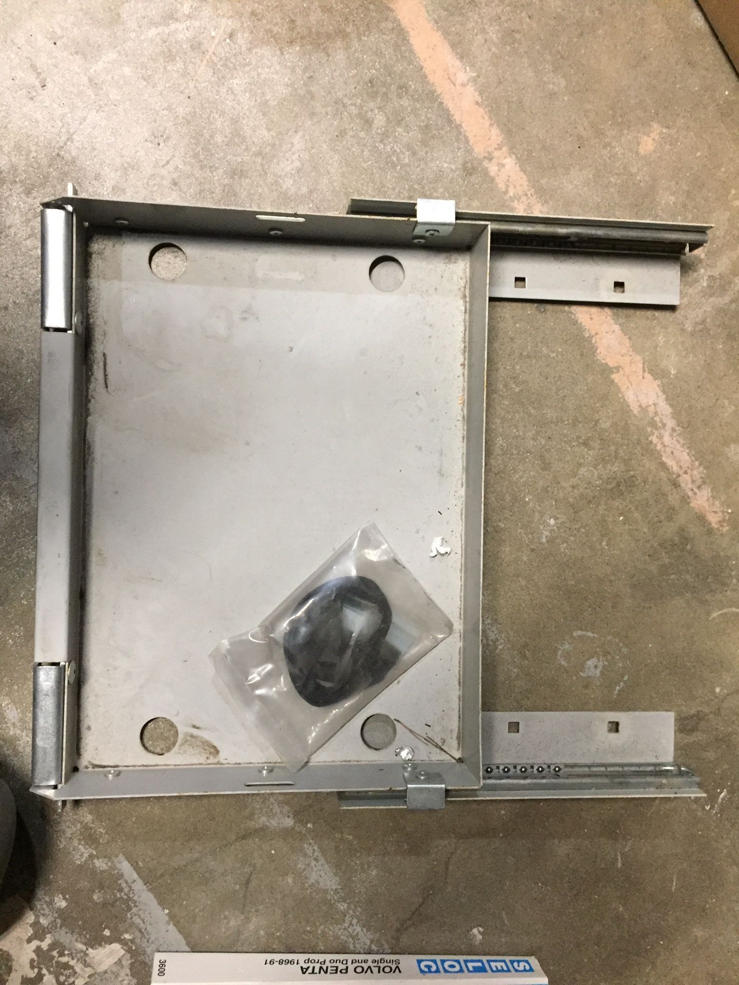 Kwikee sliding battery tray