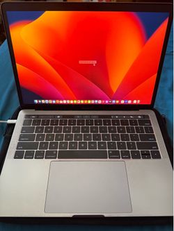 2017 Apple MacBook Pro 13" (Touch Bar, 4 Thunderbolt Ports)