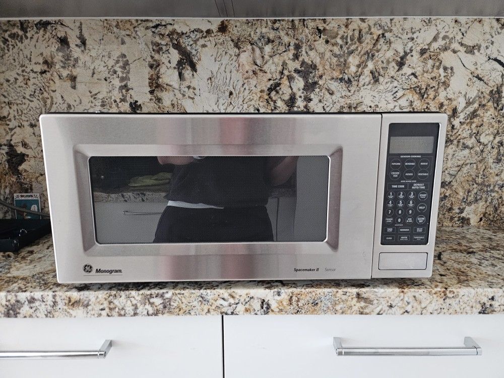 GE Monogram Spacemaker II 1.0 cu FT. Countertop Microwave Oven Stainless Steel