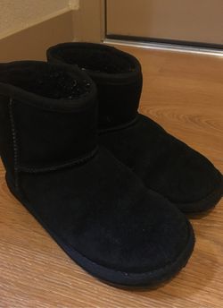 EMU boots girl 11/12