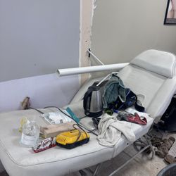 Spa Facial Bed / Massage Treatment Bed – free