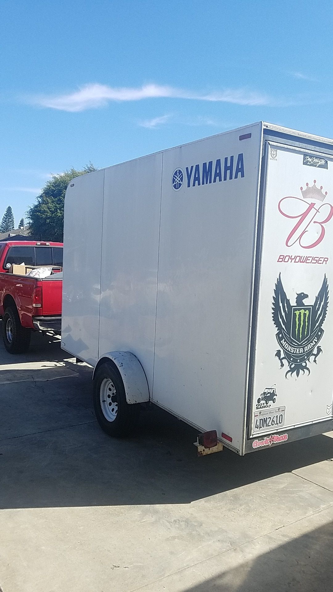 2001 Apache enclosed trailer