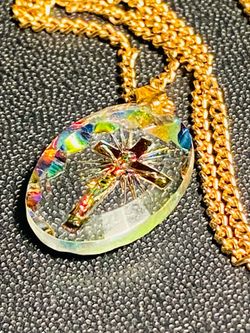 Beautiful Vintage Pendant Jesus Christ On The Cross Necklace. 18” Chain