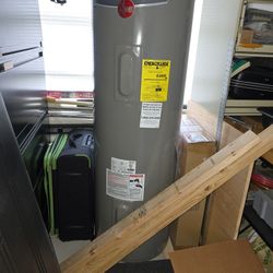 2024 50 Gallons Water Heater In Excellent Condition 