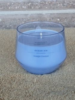 "YANKEE CANDLE CO." CANDLE