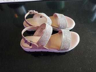 WOMAN'S SHOES