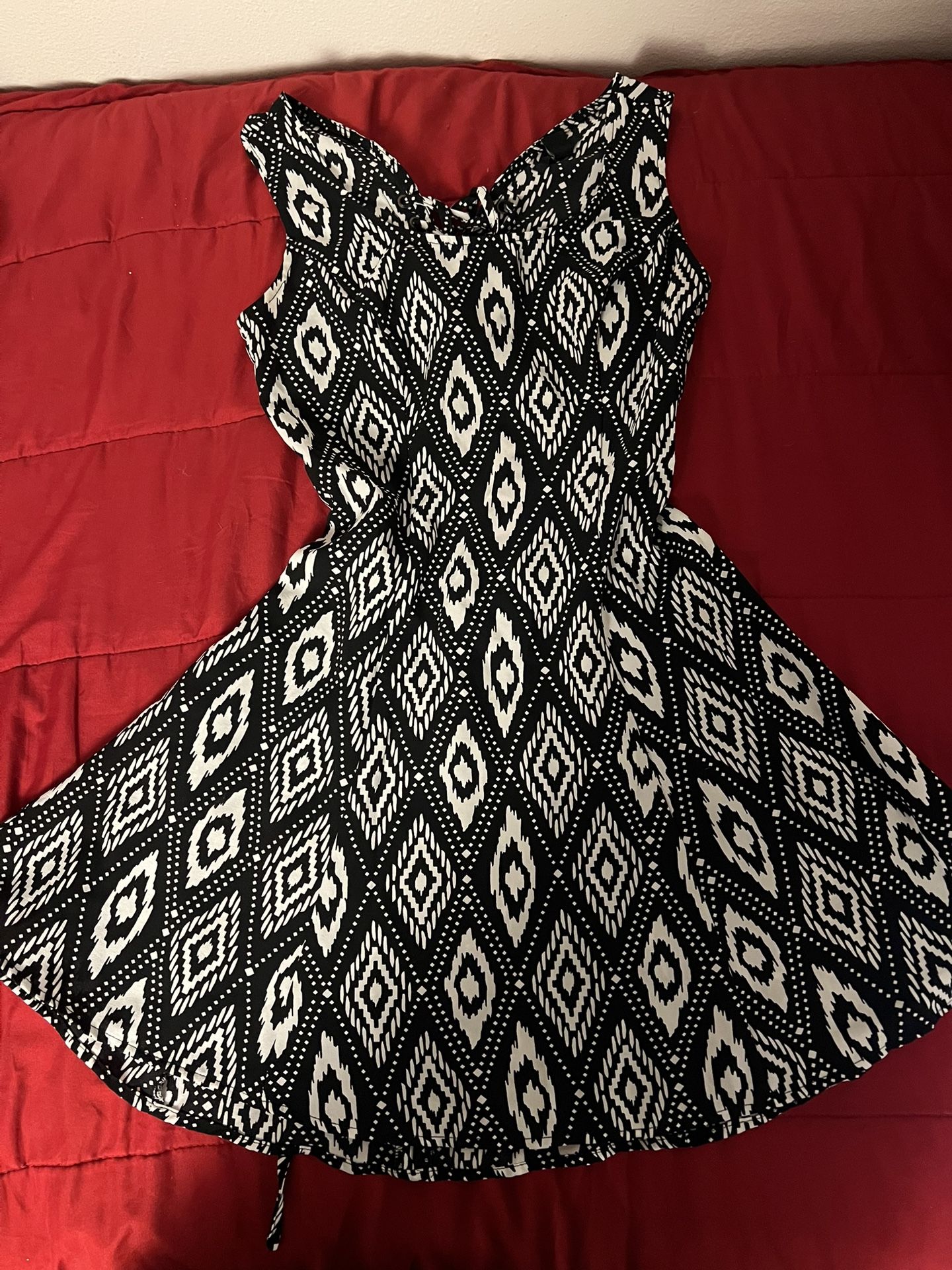Black and White Patterned Women's Dress