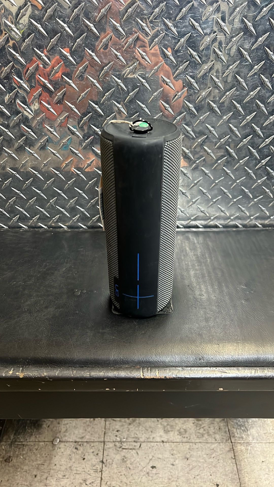 UE Ultimate Ears Bluetooth Speaker S-00147