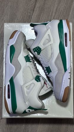 Jordan 4 retro SB Pine Green size 10.5