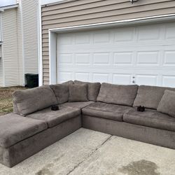 Beautiful Brown Sectional Couch!😍