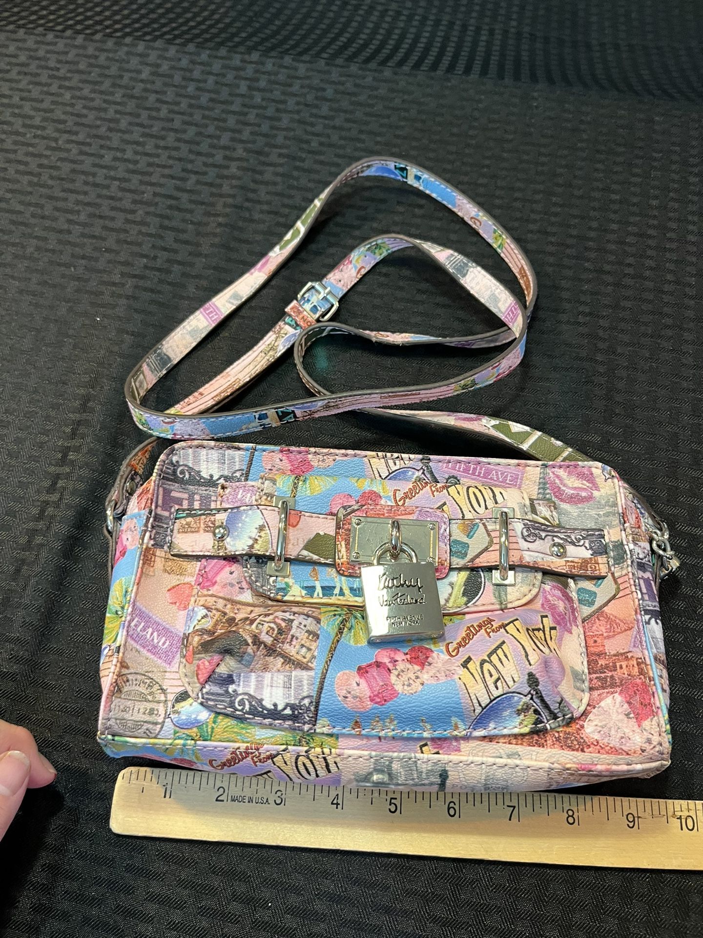 💥$15 Very Cute purse I Eastside near Zaragoza and Edgemere