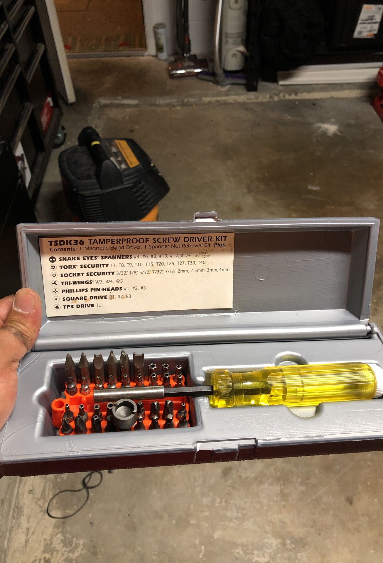 Tamperproof screw driver kit