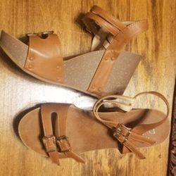 REFRESH sandals size 7.5
Super cute, super comfortable, like new