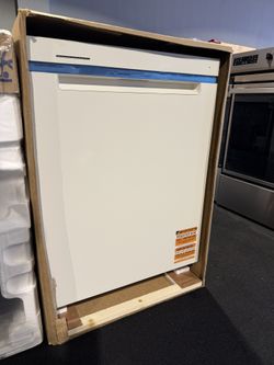 Whirlpool 24” White Dishwashers 3 Rack