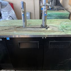 True Commercial Kegorator 4 Keg Dispenser 