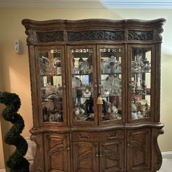 China Cabinet Aico Amini 