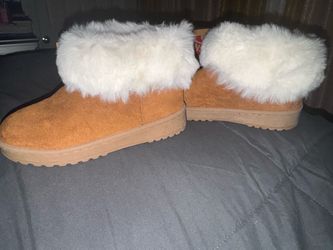 Girl’s Fur Boots