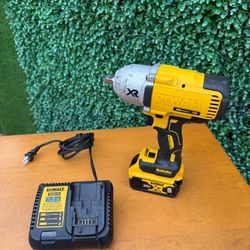 dewalt xr impact pistola dewalt xr solo herramienta pila trabaja pero tiene detalle pero puede llevarla 