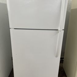 Frigidaire Bright White LIKE NEW Refrigerator! Same Day Delivery Available 