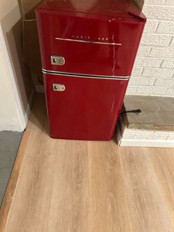 Mini fridge
