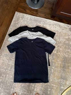 Children’s Place XL vneck tee