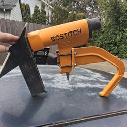Bostitch 16 Ga. Flooring Nailer Kit
