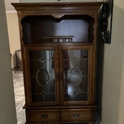 Beautiful China Cabinet! Glass Shelfs!