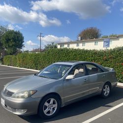 2005 Toyota Camry se