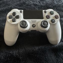 PS4 White Controller