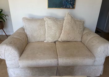 Couch set