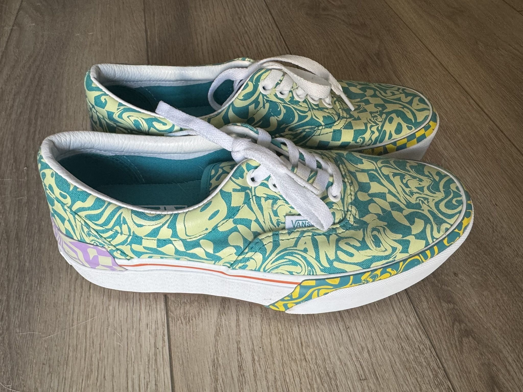 Psychedelic Vans - Brand New