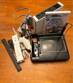 Nintendo Wii Bundle - uDraw Pack
