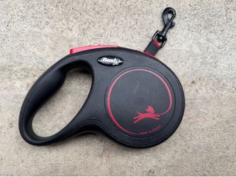 Like New - Flexi Black/Red Large Dog Leash