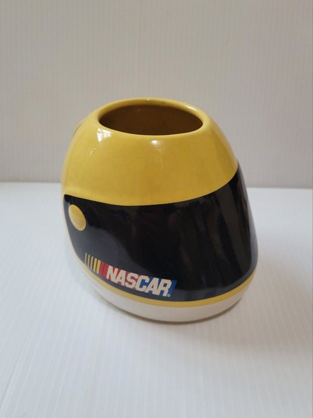 Nascar Coffee mug yellow and black 2003 Racing Unique Smooth Bright
12 Oz.