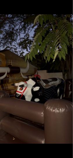 Mechanical Inflatable Rodeo Bull Ride