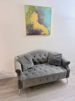 Classic velvet seat
