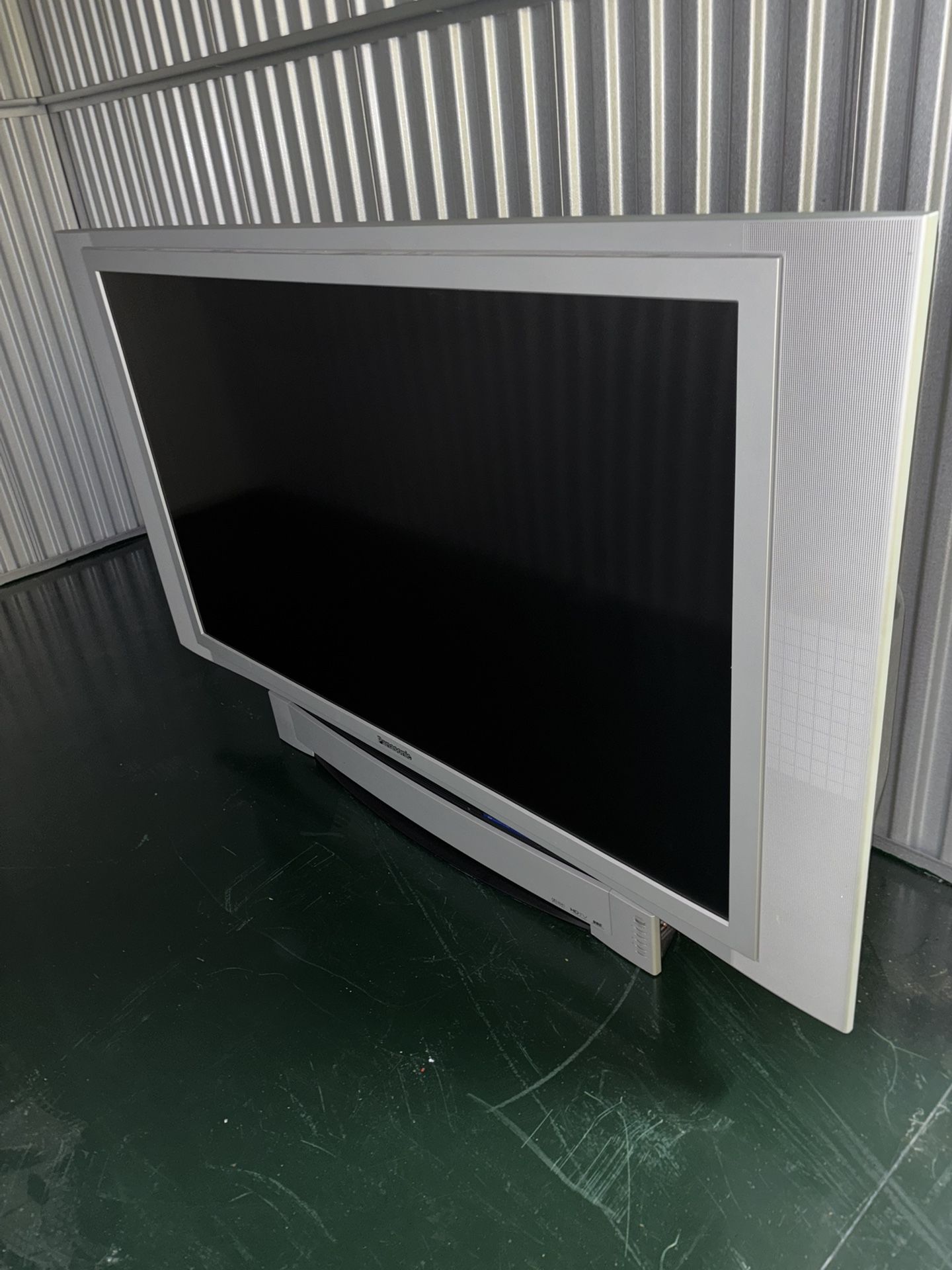 Panasonic 60 inch Projection TV