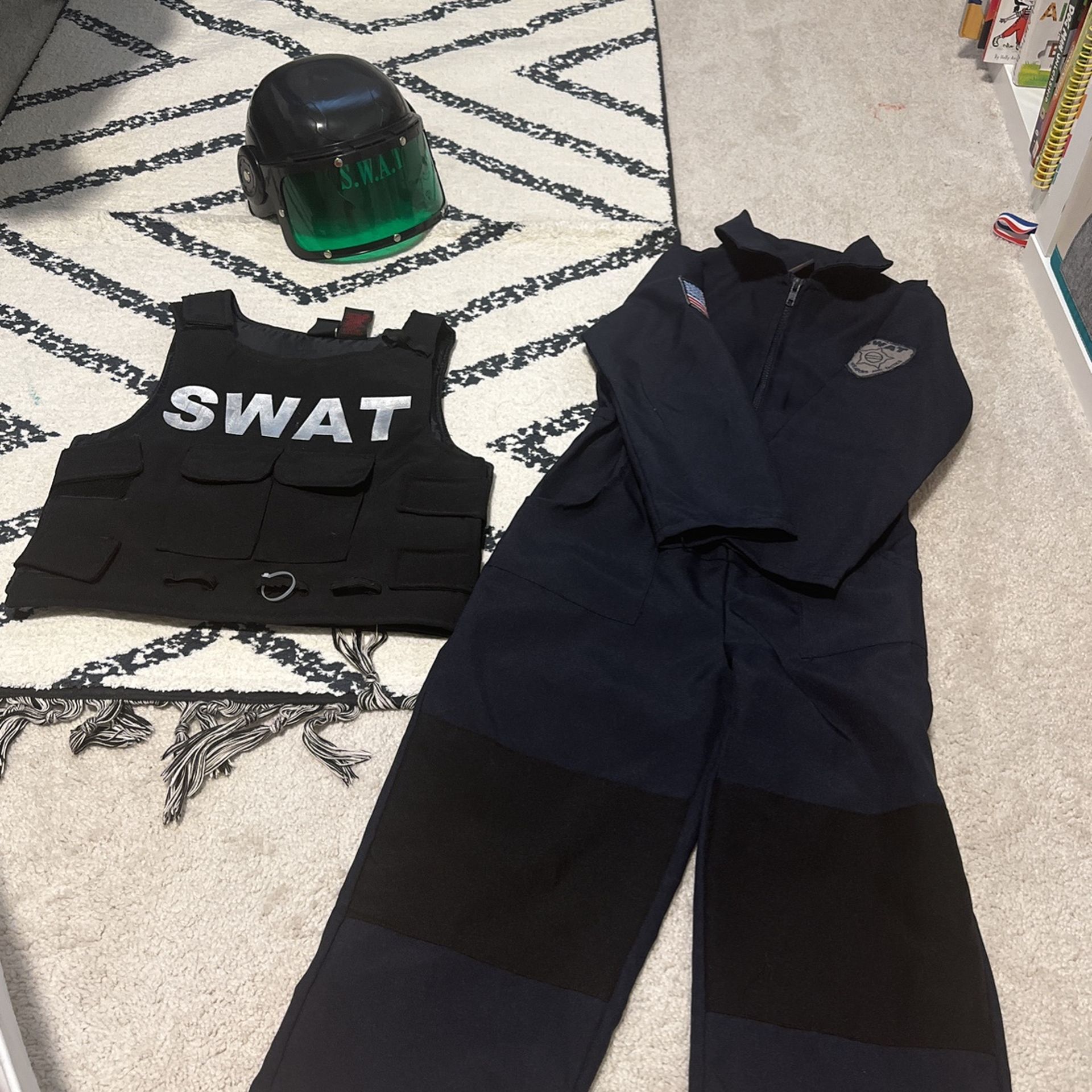 Boys SWAT costume Size 3-4y